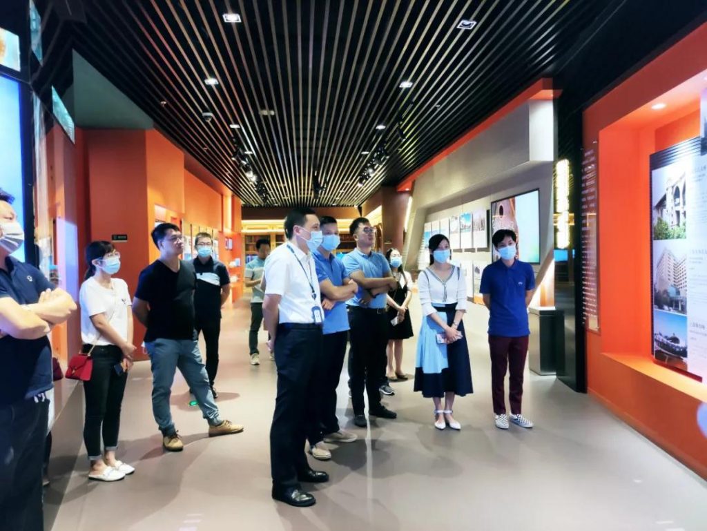 巖星專題 | 廣東工業(yè)設(shè)計城領(lǐng)導(dǎo)蒞臨深圳參觀深圳優(yōu)秀企業(yè)博物館插圖(4)