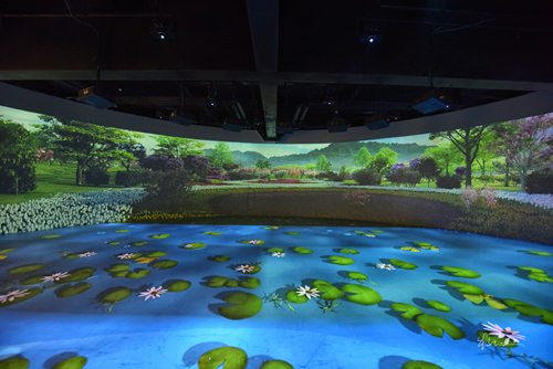 弧幕投影在企業(yè)展廳中的應用插圖(2)